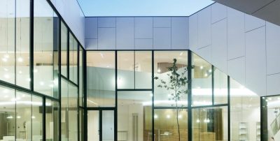 Techlam® combines the aesthetic and functional advantages that are sought-after in facade cladding. The great beauty of its infinite finishes does not conceal its exceptional technical qualities.